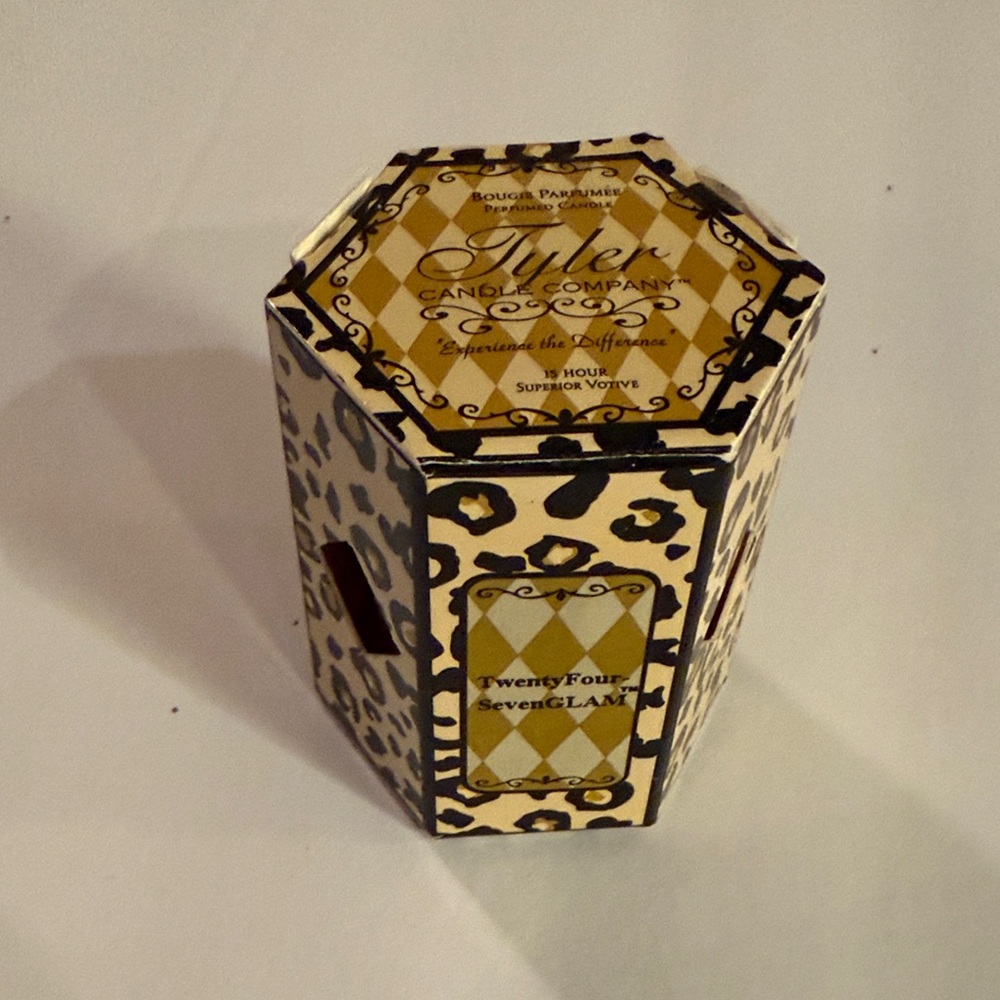 Tyler Candle Company Candle Bouigie perfumee NWT